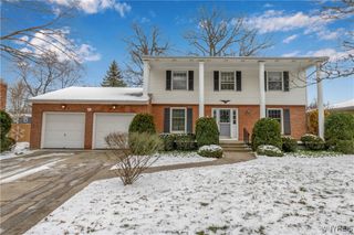 17 Parkhaven Drive, Amherst, NY 14228