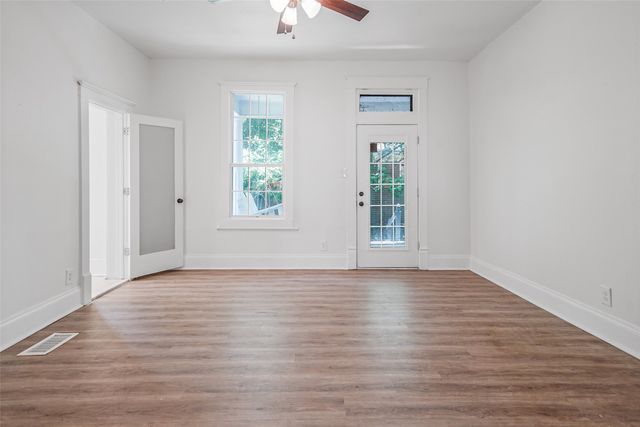 1001 S Travis Street, Sherman, TX 75090