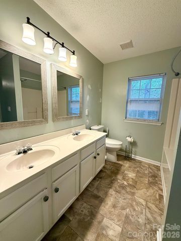 8056 Stoneham Court, Matthews, NC 28105