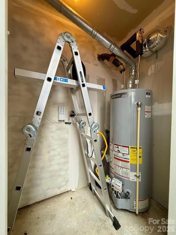 8056 Stoneham Court, Matthews, NC 28105