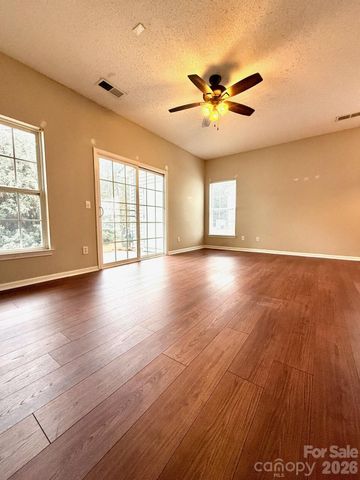 8056 Stoneham Court, Matthews, NC 28105