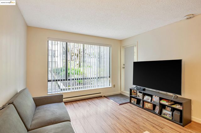 3 Admiral Drive #268, Emeryville, CA 94608