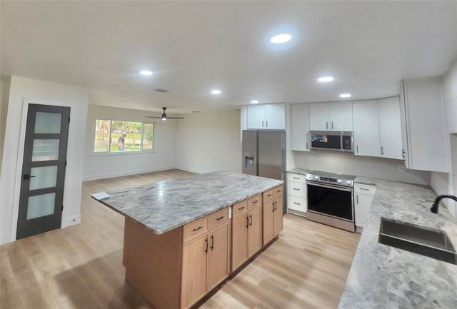 2235 ANASTASIA WAY S, St Petersburg, FL 33712