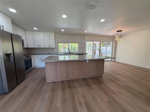 2235 ANASTASIA WAY S, St Petersburg, FL 33712