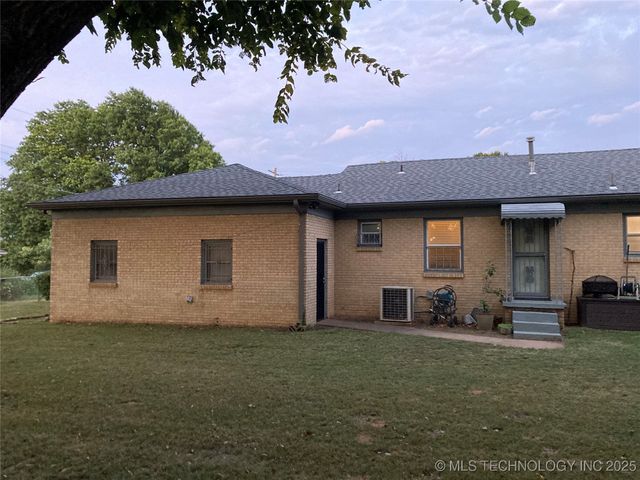 2940 N Gillette Avenue, Tulsa, OK 74110