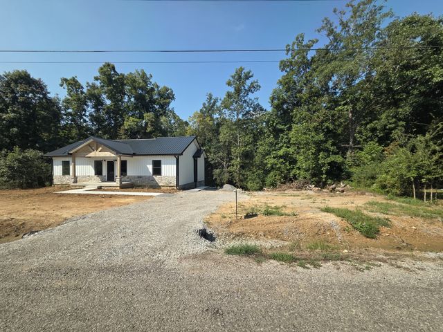 30036 Piper Road, Bon Aqua, TN 37025