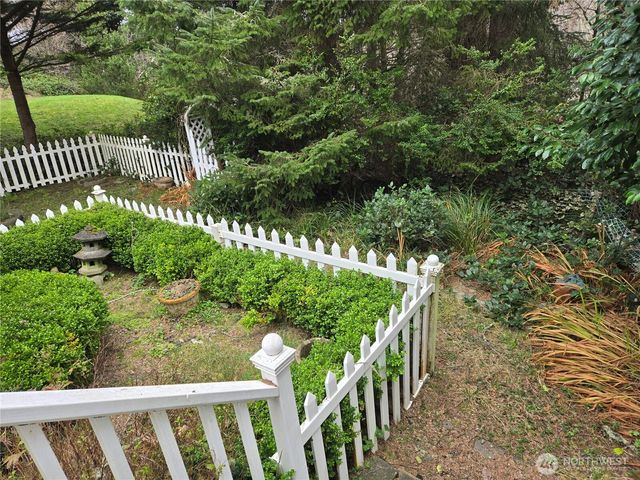34800 J Place, Ocean Park, WA 98640