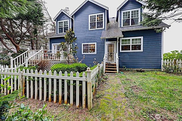 34800 J Place, Ocean Park, WA 98640