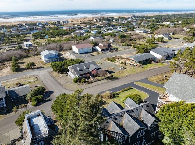 34800 J Place, Ocean Park, WA 98640