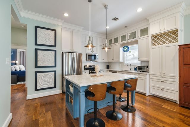 2011 Crockett Street, Houston, TX 77007