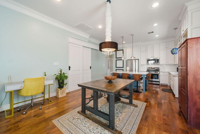 2011 Crockett Street, Houston, TX 77007