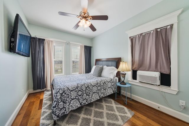 2011 Crockett Street, Houston, TX 77007