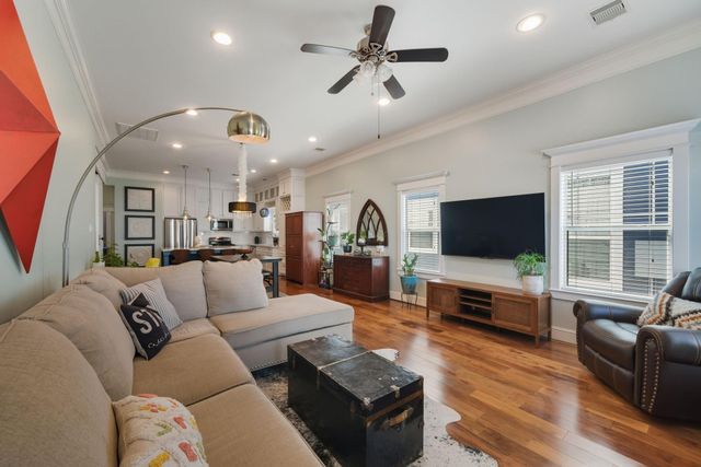 2011 Crockett Street, Houston, TX 77007