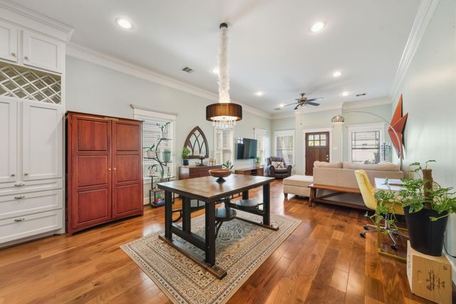 2011 Crockett Street, Houston, TX 77007