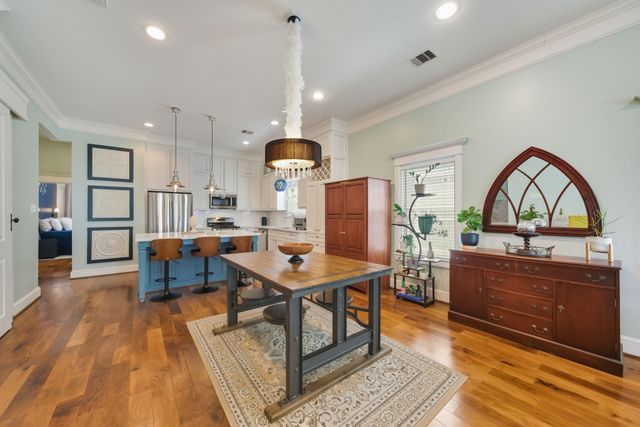 2011 Crockett Street, Houston, TX 77007