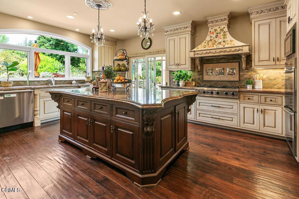 Image 16 of property listing at 10799 E Las Posas Road, Santa Rosa, CA 93012