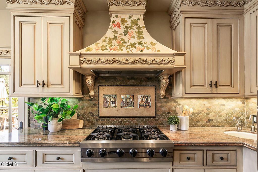 Image 17 of property listing at 10799 E Las Posas Road, Santa Rosa, CA 93012