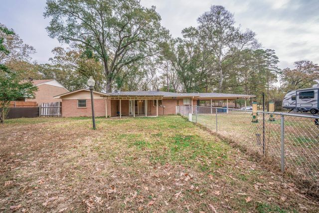 405 Hillside St., Kilgore, TX 75662