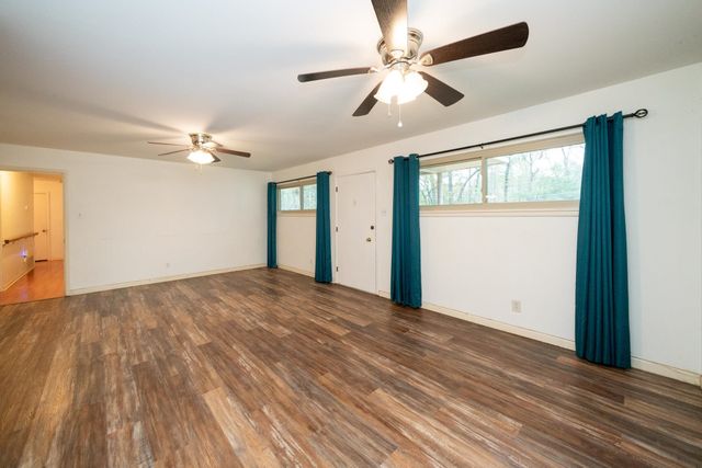 405 Hillside St., Kilgore, TX 75662