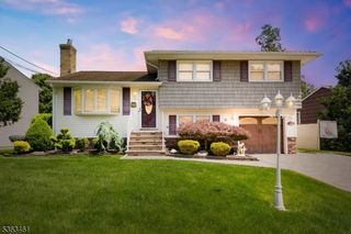 715 Riverbend Rd, Linden City, NJ 07036
