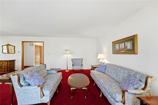 222 Warner Road, Lancaster, NY 14086