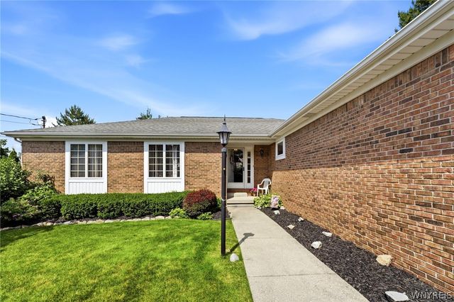 222 Warner Road, Lancaster, NY 14086