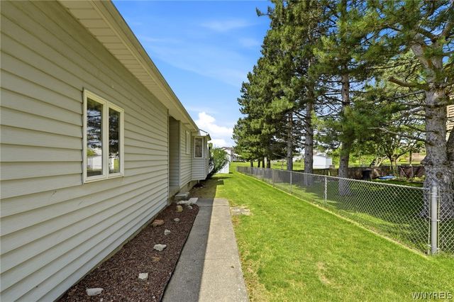 222 Warner Road, Lancaster, NY 14086
