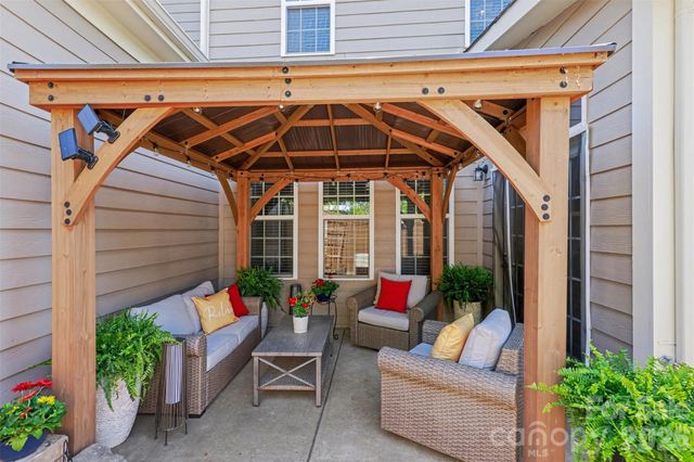 2020 Cramer Place Court, Cramerton, NC 28032