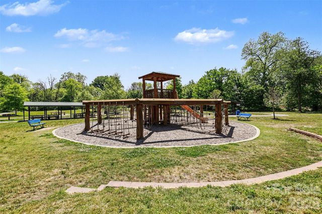 2020 Cramer Place Court, Cramerton, NC 28032