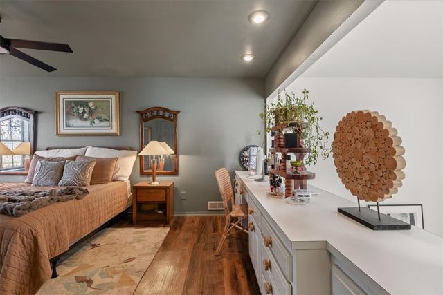 12924 Douglas Lane, Rogers, AR 72756