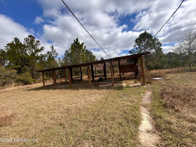 100 KENWOOD BOAT RAMP Road, Interlachen, FL 32148