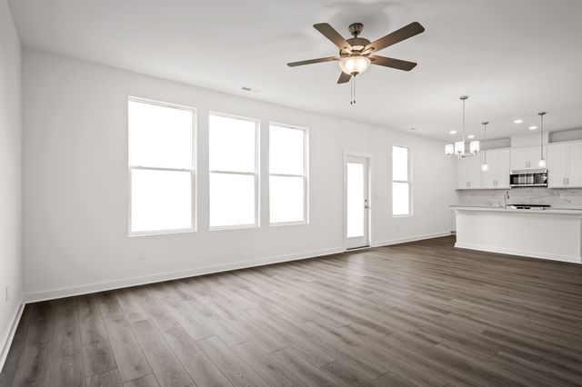 8004 Netterfield Drive, White House, TN 37188