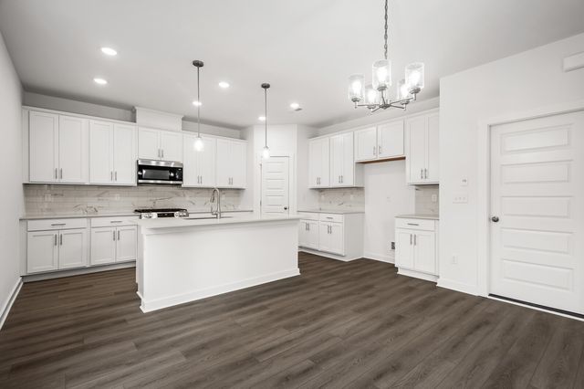 8004 Netterfield Drive, White House, TN 37188