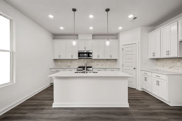 8004 Netterfield Drive, White House, TN 37188