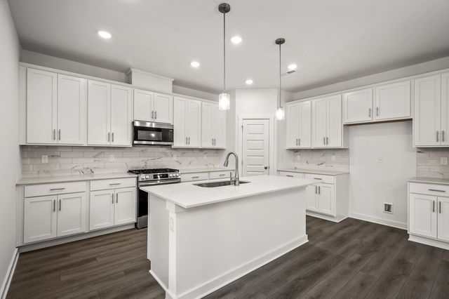 8004 Netterfield Drive, White House, TN 37188