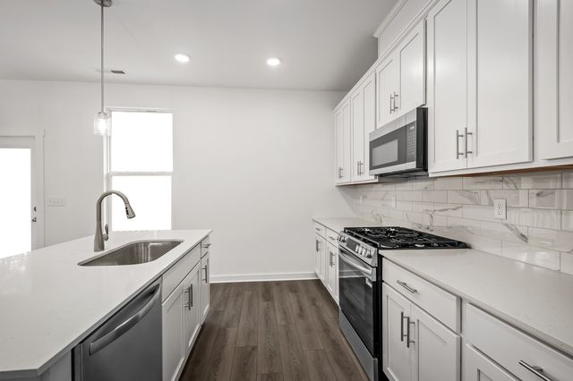 8004 Netterfield Drive, White House, TN 37188