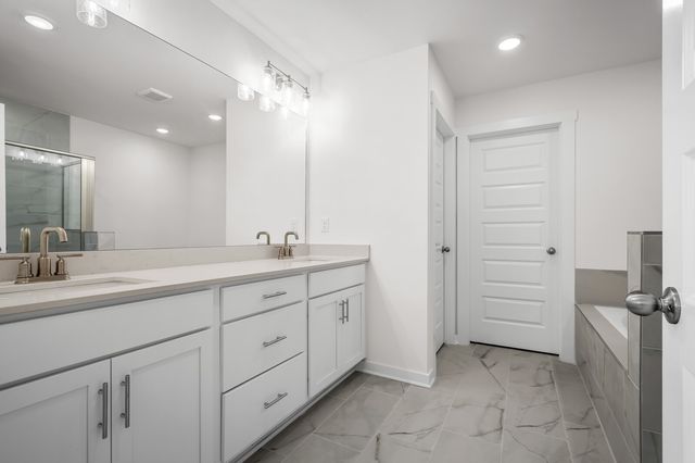 8004 Netterfield Drive, White House, TN 37188