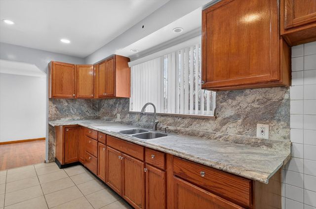 18759 Huntington Avenue, Harper Woods City, MI 48225