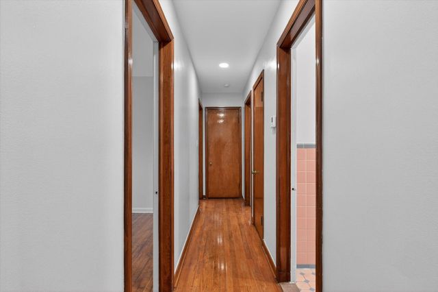 18759 Huntington Avenue, Harper Woods City, MI 48225