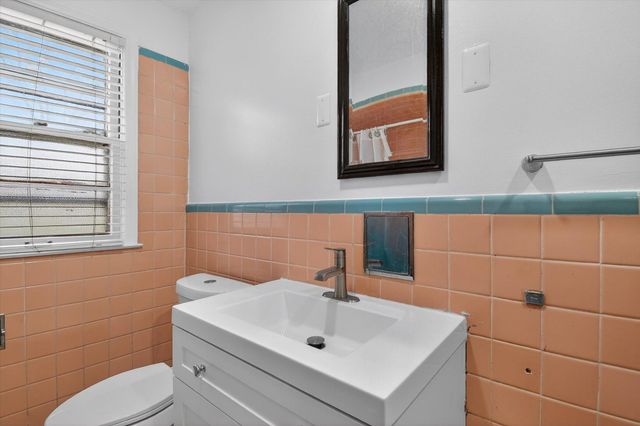18759 Huntington Avenue, Harper Woods City, MI 48225