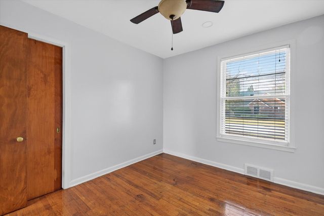 18759 Huntington Avenue, Harper Woods City, MI 48225