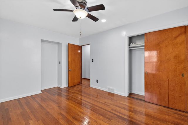 18759 Huntington Avenue, Harper Woods City, MI 48225