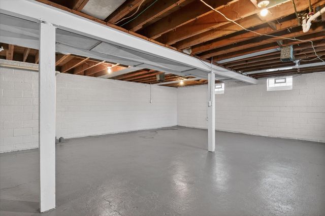 18759 Huntington Avenue, Harper Woods City, MI 48225