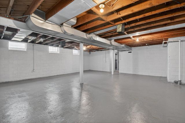 18759 Huntington Avenue, Harper Woods City, MI 48225