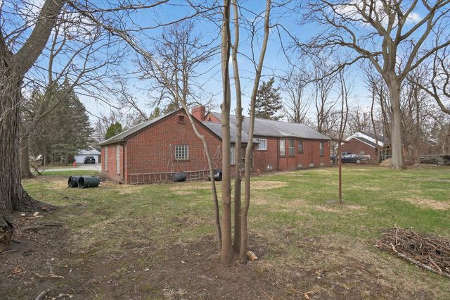 18759 Huntington Avenue, Harper Woods City, MI 48225