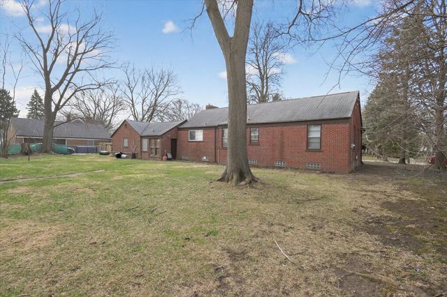 18759 Huntington Avenue, Harper Woods City, MI 48225