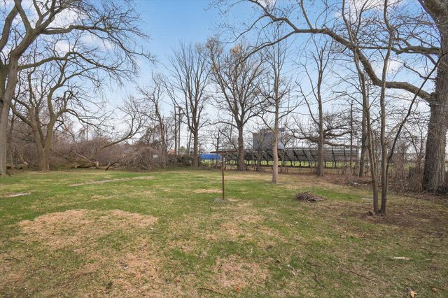 18759 Huntington Avenue, Harper Woods City, MI 48225