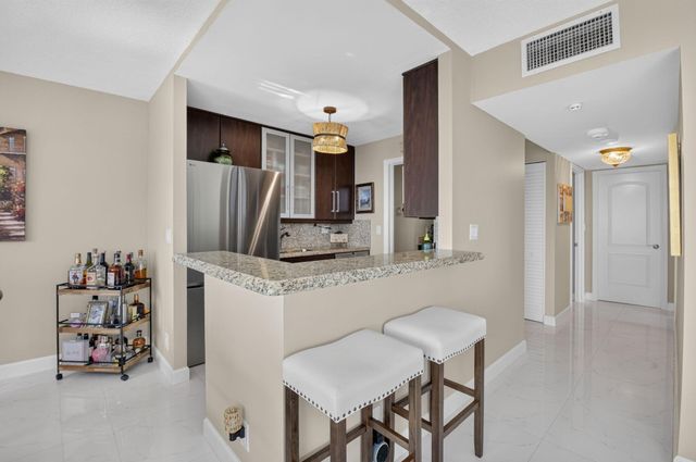2121 N Ocean Boulevard 1008E, Boca Raton, FL 33431