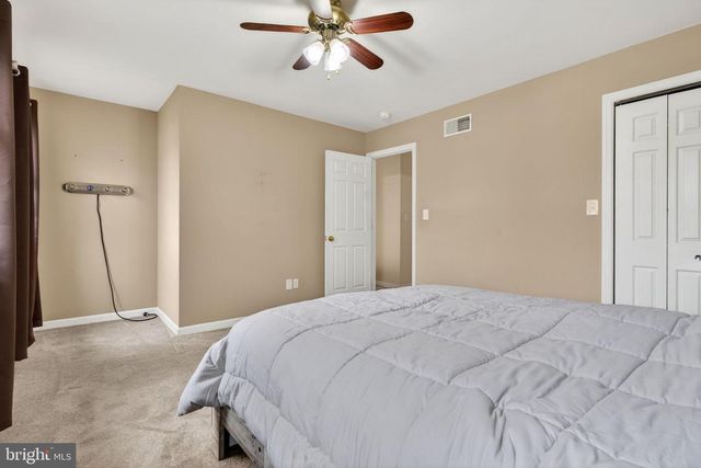 64 BEECH LN, Elizabethtown, PA 17022