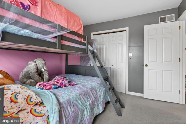 64 BEECH LN, Elizabethtown, PA 17022